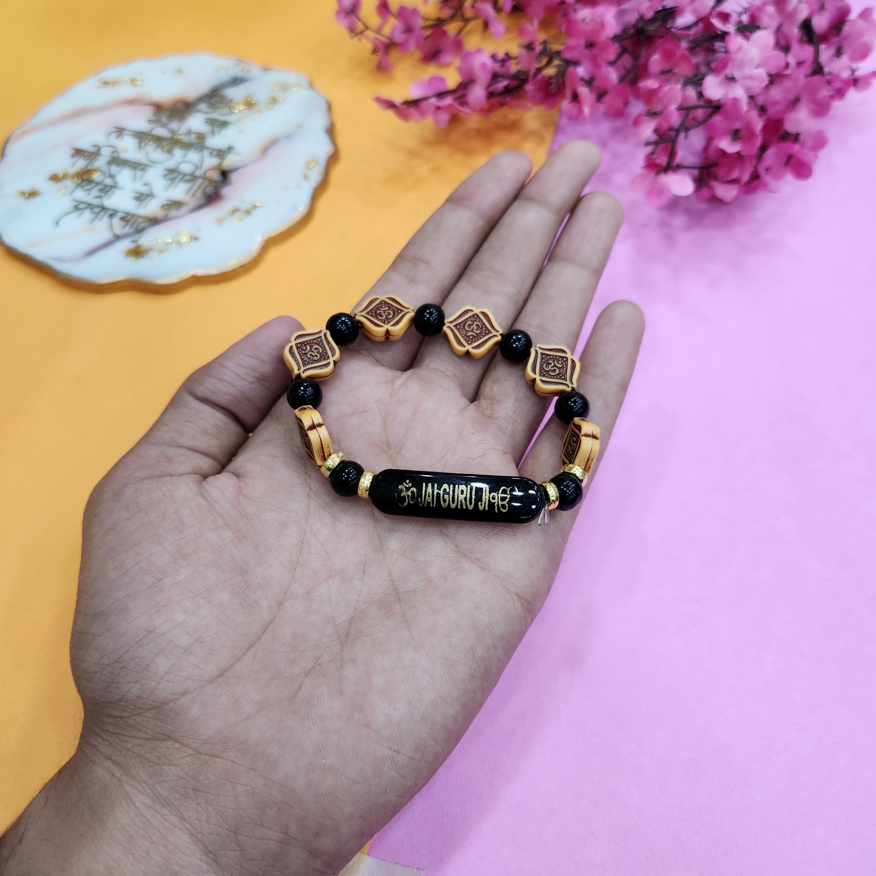 CraftsCart Jai Guruji Evil Eye Guruji Bracelet | Guruji bracelets | Guru Ji  Bracelets | Guruji Swaroop Bracelets | Guruji Blessings Bracelets for  Boys/Men/Women/Ladies for Nazar : Amazon.in: Jewellery